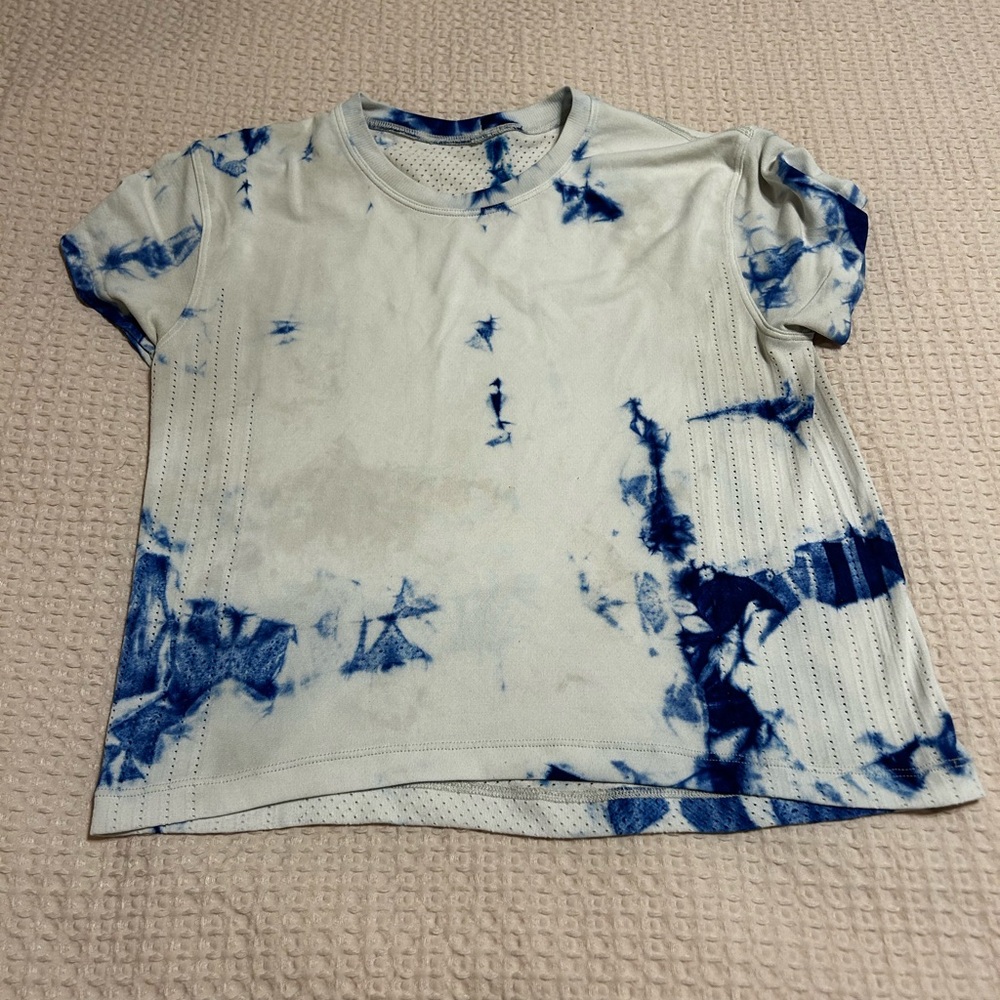 Lululemon Athletica Blue and White Short Sleeve Tee